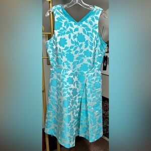 NWT Floral V-Neck Jacquard Midi Dress in Turquoise